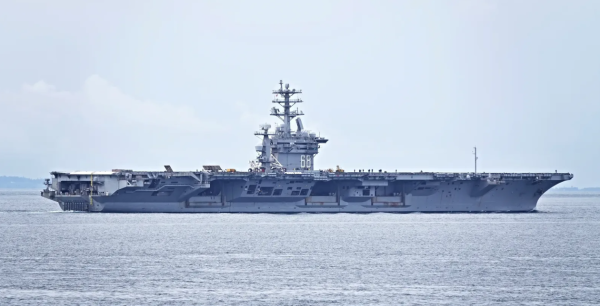 钱盈配 外媒：中东局势紧张之际，美“尼米兹”号航母驶离南海向西航行